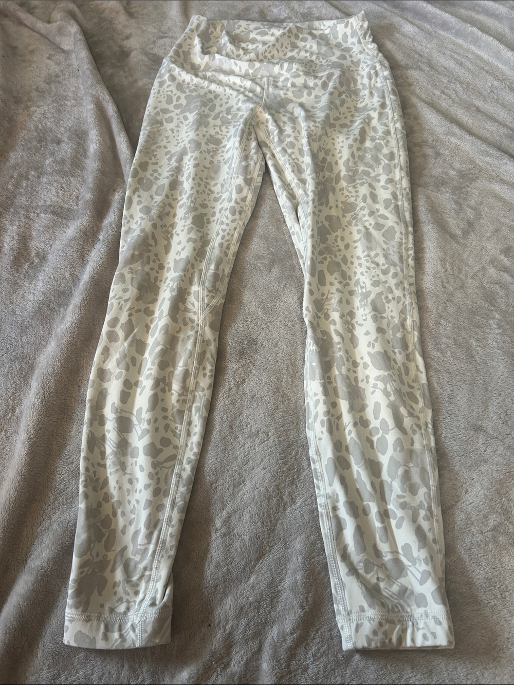 Lululemon Align High-Rise Pant 28"
Cheetah Camo Antique White Multi